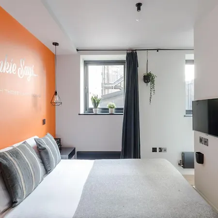 The Good Vibes Parlour - Covent Garden - By Frankie Says Apartment London Exterior photo